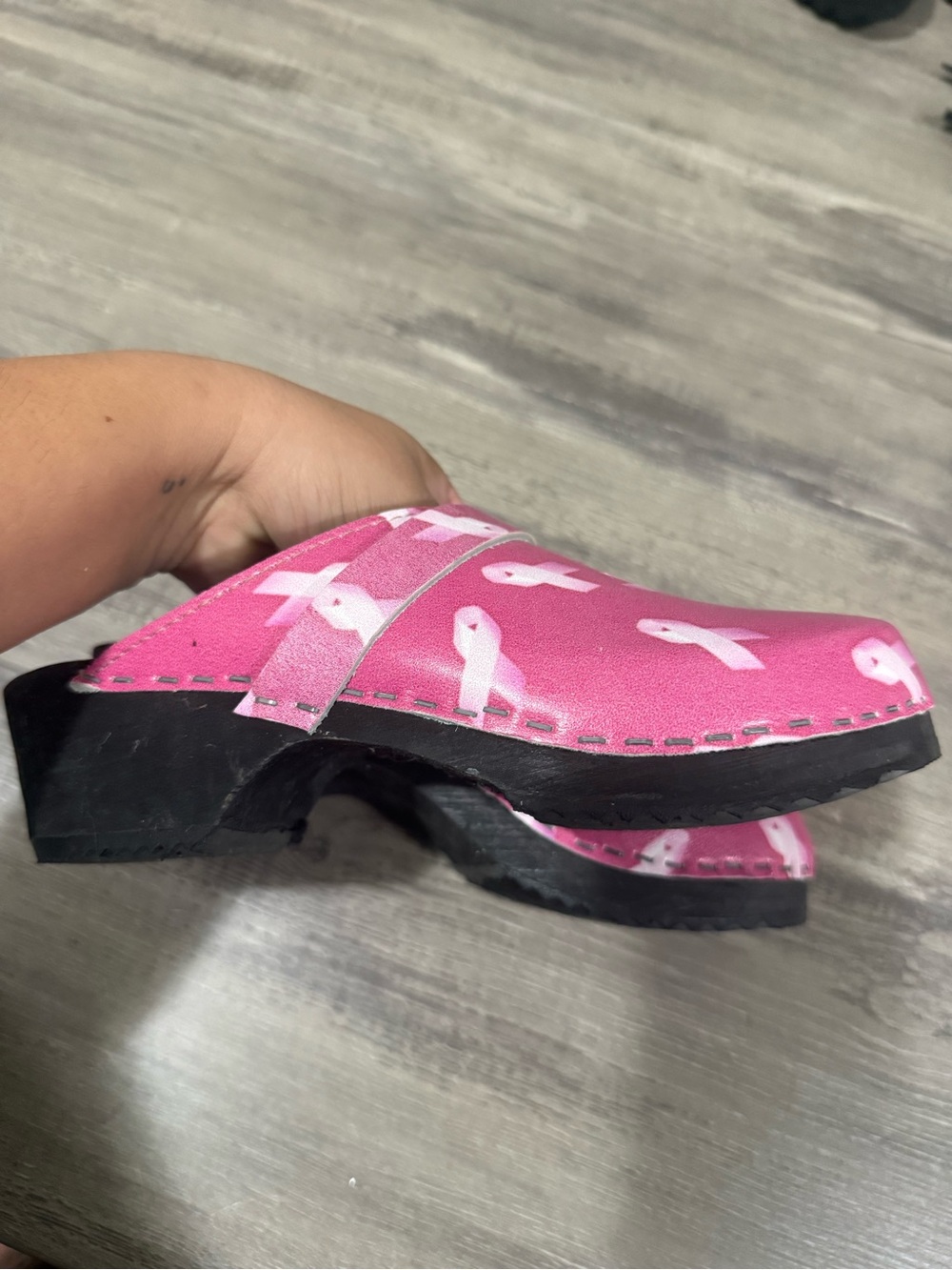 Cape Clogs Pink Ribbon Clogs - Picture 6 of 8